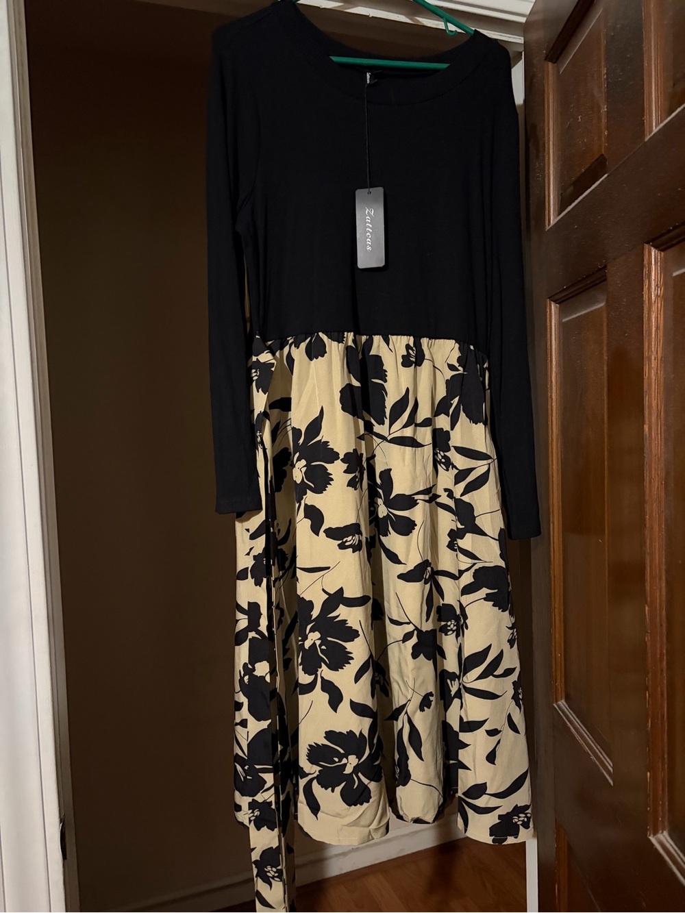 Black & Cream Floral Long-Sleeve Midi Dress